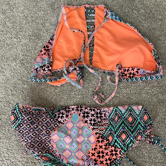 women’s swim wear - Picture 2 of 2